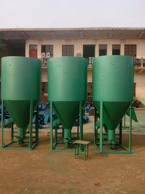 新遠卓2000型立式兩噸飼料攪拌機 鑄鐵自吸式，大中型養殖場的效率之選